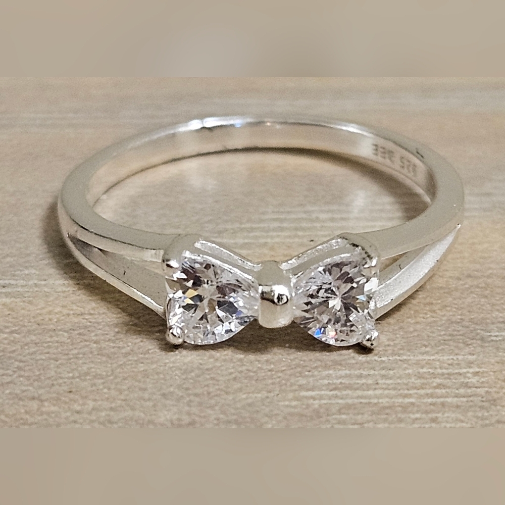 I AM STERLING SILVER CUBIC ZIRCONIA CRYSTAL CZ BOW 925 BEE MARKED RING